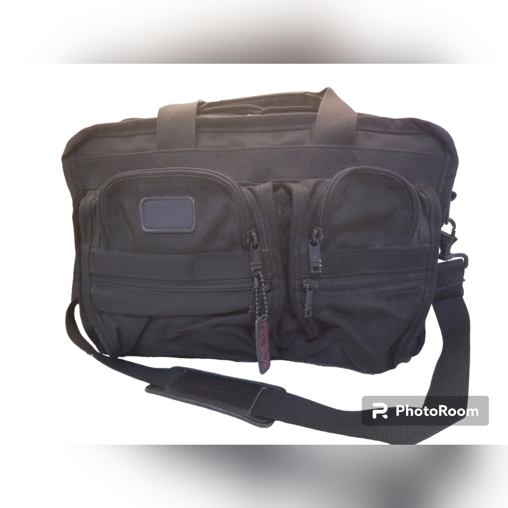 TUMI EXPANDABLE MESSENGER BRIEFCASE BLACK NYLON BAG WITH HANGTAGS